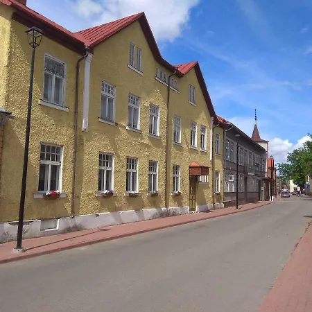 Kirsimaee Maja *